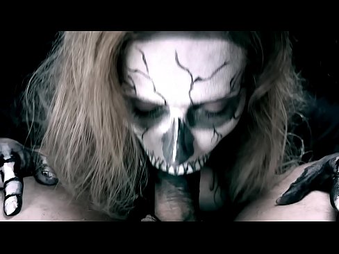 ❤️ Demon nighean sucking cock le a beul dubh agus slugadh cum. ❤ Bhidio gnè leinn ❌❤